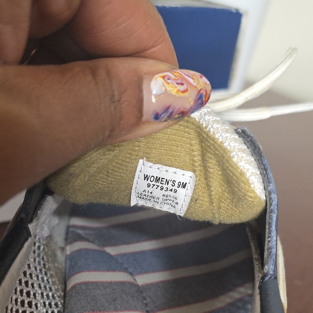 Sperry Women's Navy and White Boat Shoes - Picture 7 of 7